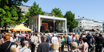 Sunny Helsinki Day was celebrated in a happy atmosphere