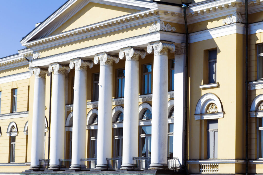 Art historical walking tours: the Main Building of the University