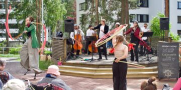 Maria Baric Company: Kulttuurikarnevaali-kiertue (Kontulan ostoskeskus)