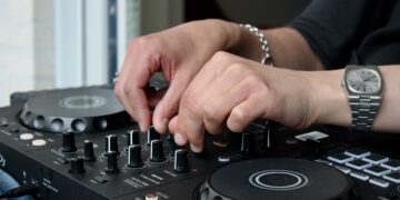 Desire Path Open Deck: nousevien DJ-nimien ilta